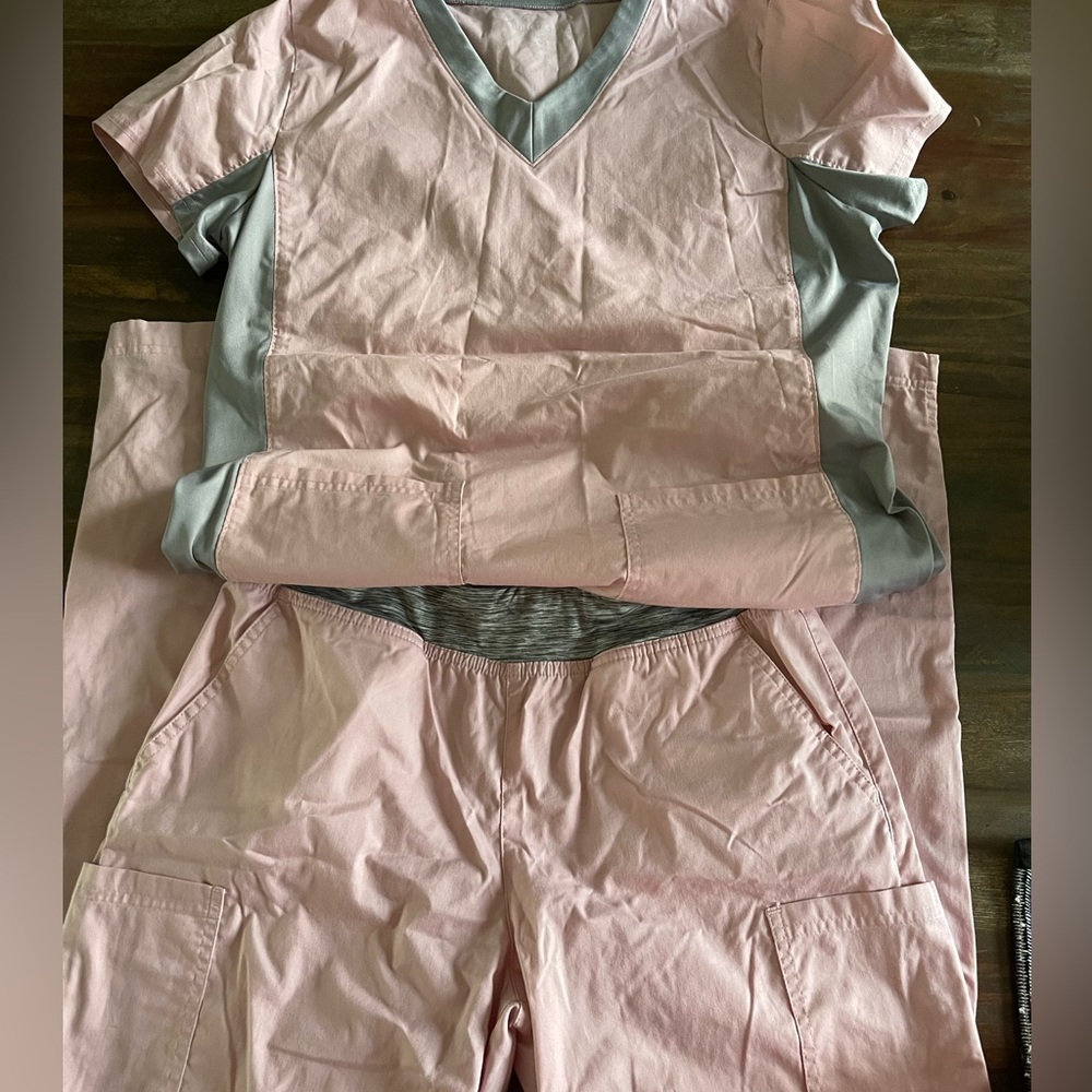 Womens’s Butter Soft Stretch Scrubs